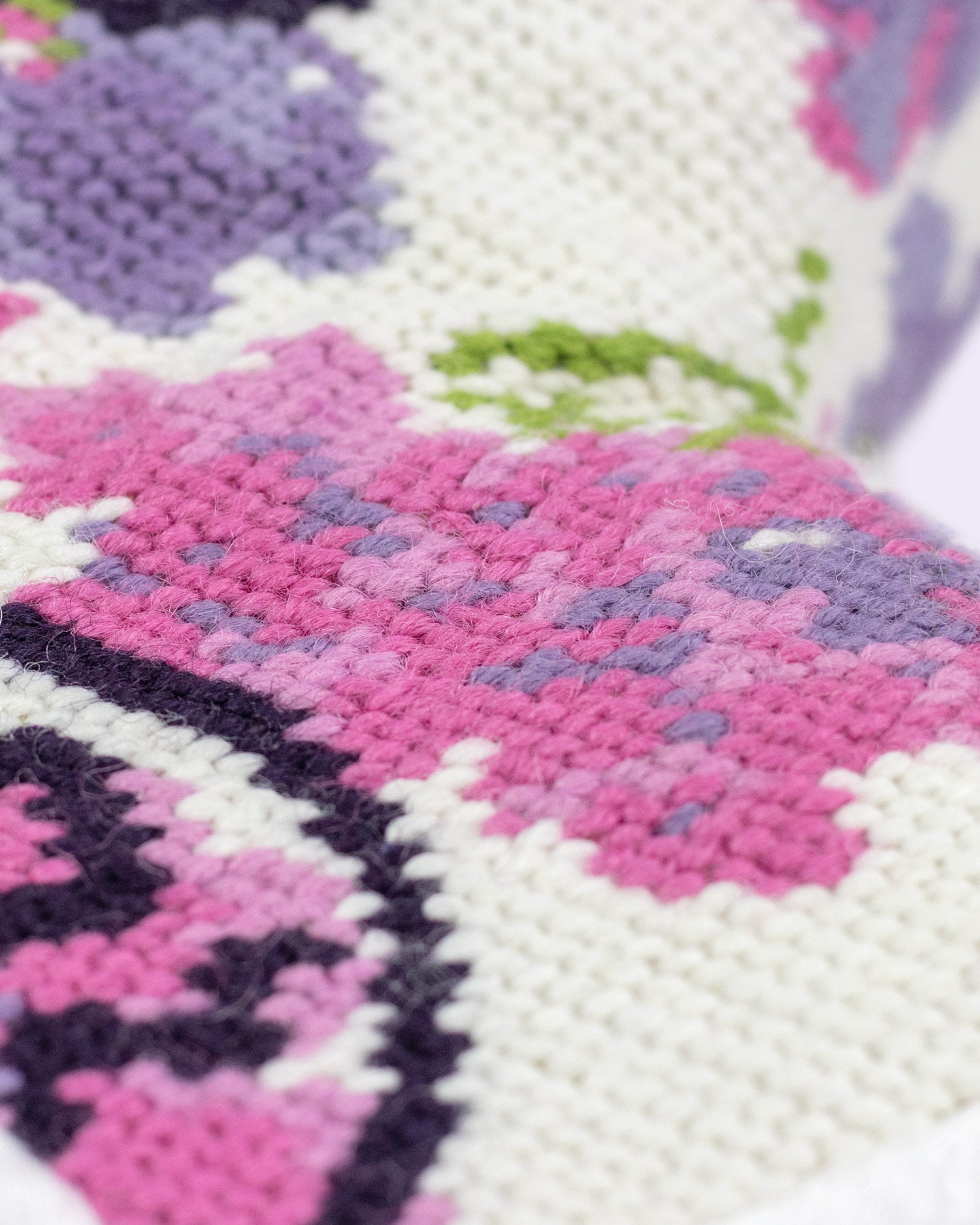 LLL Needlepoint Blade Cover